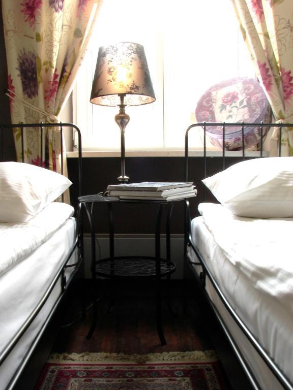 Chmielna Guest House Warsaw Room photo