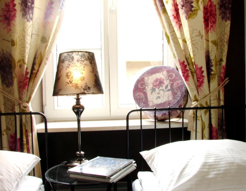 Chmielna Guest House Warsaw Room photo